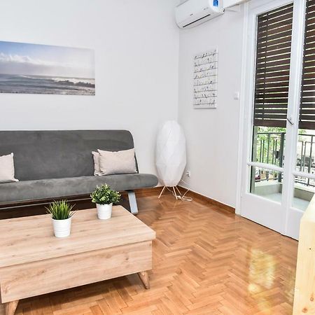 Modern Apartment At Exarchia 1 Bed 2 Pers Athena Bagian luar foto