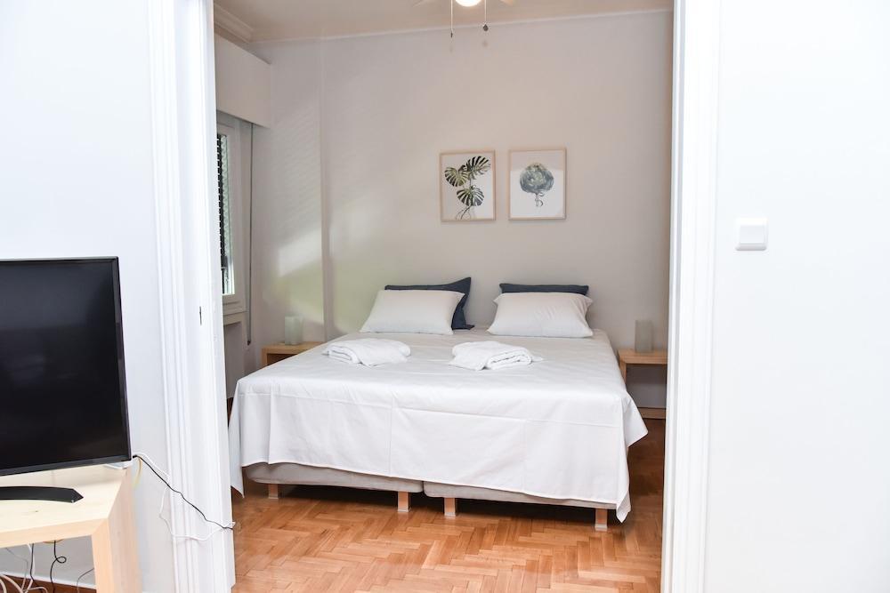 Modern Apartment At Exarchia 1 Bed 2 Pers Athena Bagian luar foto