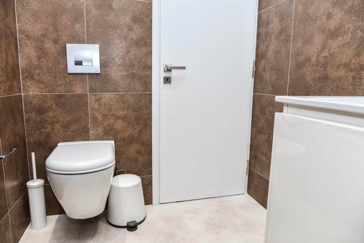 Modern Apartment At Exarchia 1 Bed 2 Pers Athena Bagian luar foto