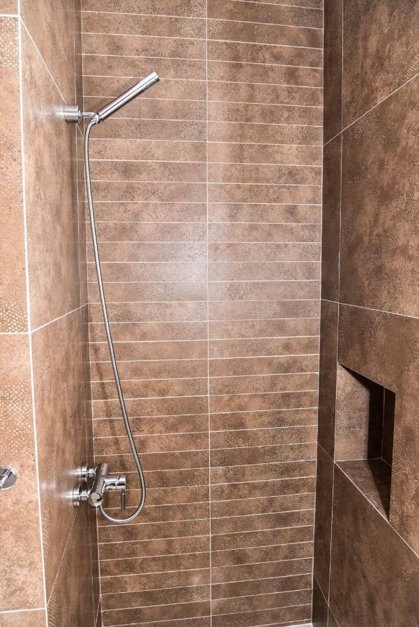 Modern Apartment At Exarchia 1 Bed 2 Pers Athena Bagian luar foto